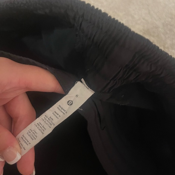 lululemon athletica Women's Black Skirt - Picture 8 of 8